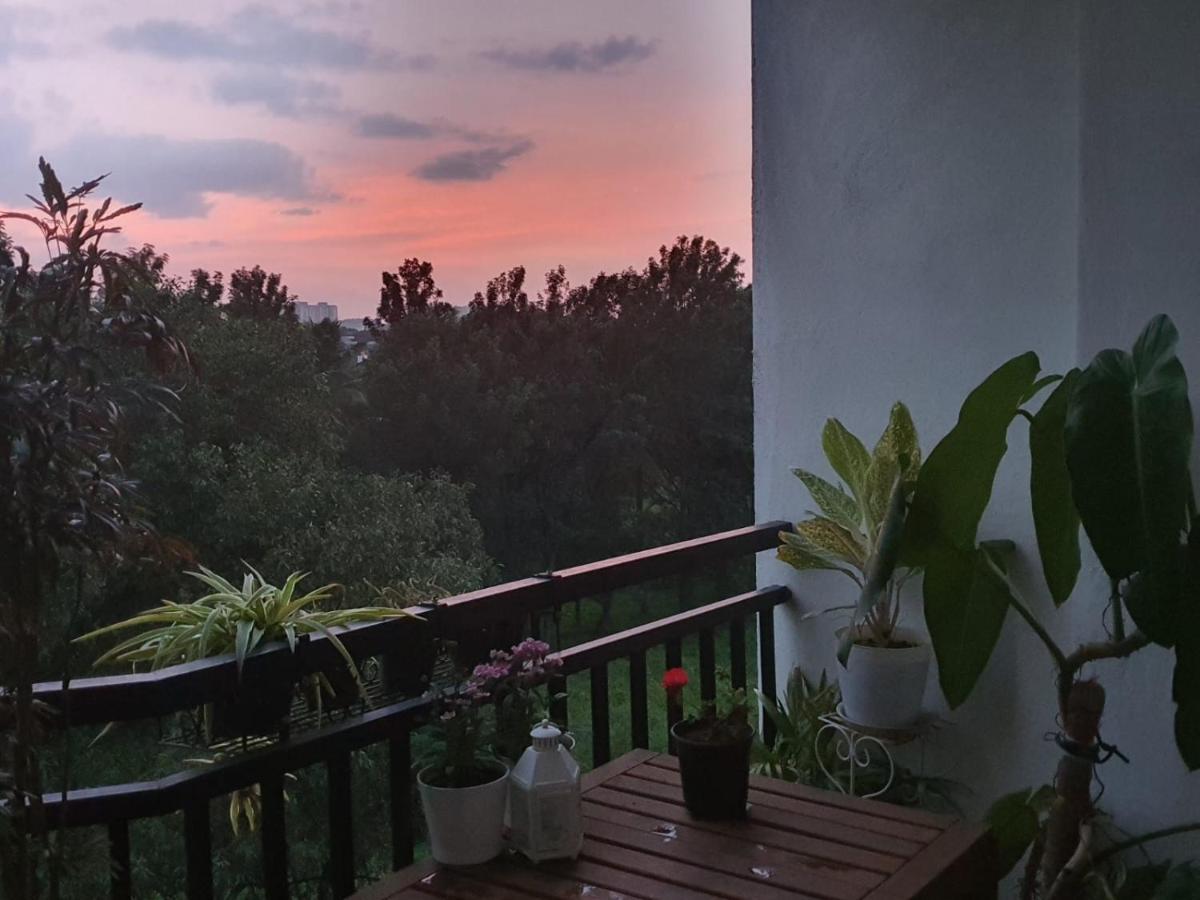 Serene Home Stay Bangalore Eksteriør billede