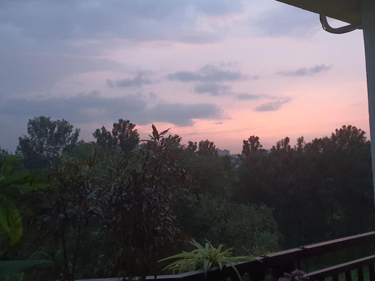 Serene Home Stay Bangalore Eksteriør billede